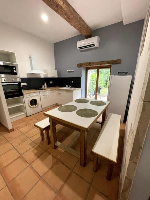 Superbe Appartement Cosy Avec Jardin نيم المظهر الخارجي الصورة