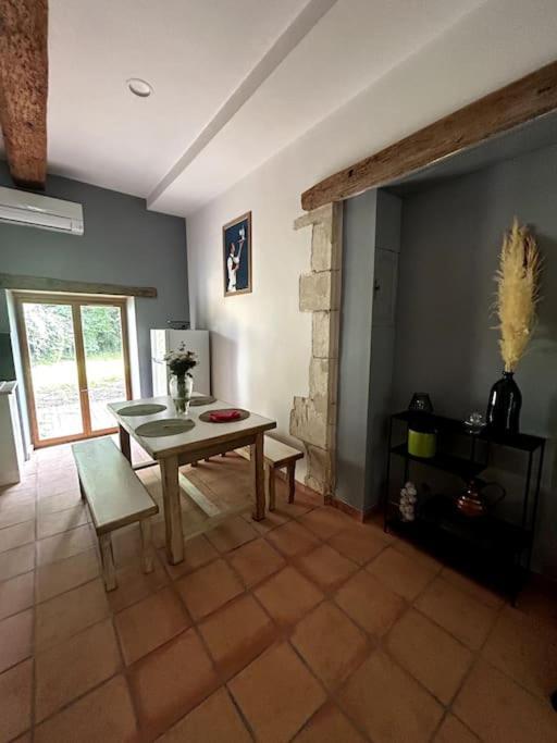 Superbe Appartement Cosy Avec Jardin نيم المظهر الخارجي الصورة
